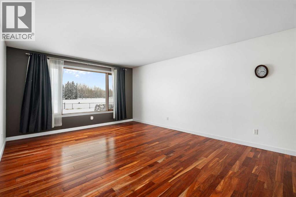 Single Family House Bungalow for Sale in  Silverview Way NW Silver Springs Calgary 