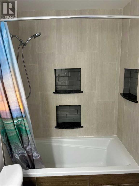 Single Family House Bungalow for Sale in  Silverview Way NW Silver Springs Calgary 