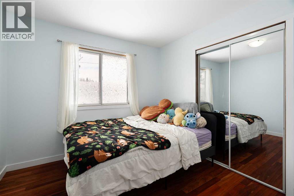 Single Family House Bungalow for Sale in  Silverview Way NW Silver Springs Calgary 