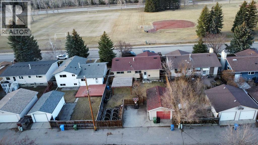 Single Family House Bungalow for Sale in  Silverview Way NW Silver Springs Calgary 