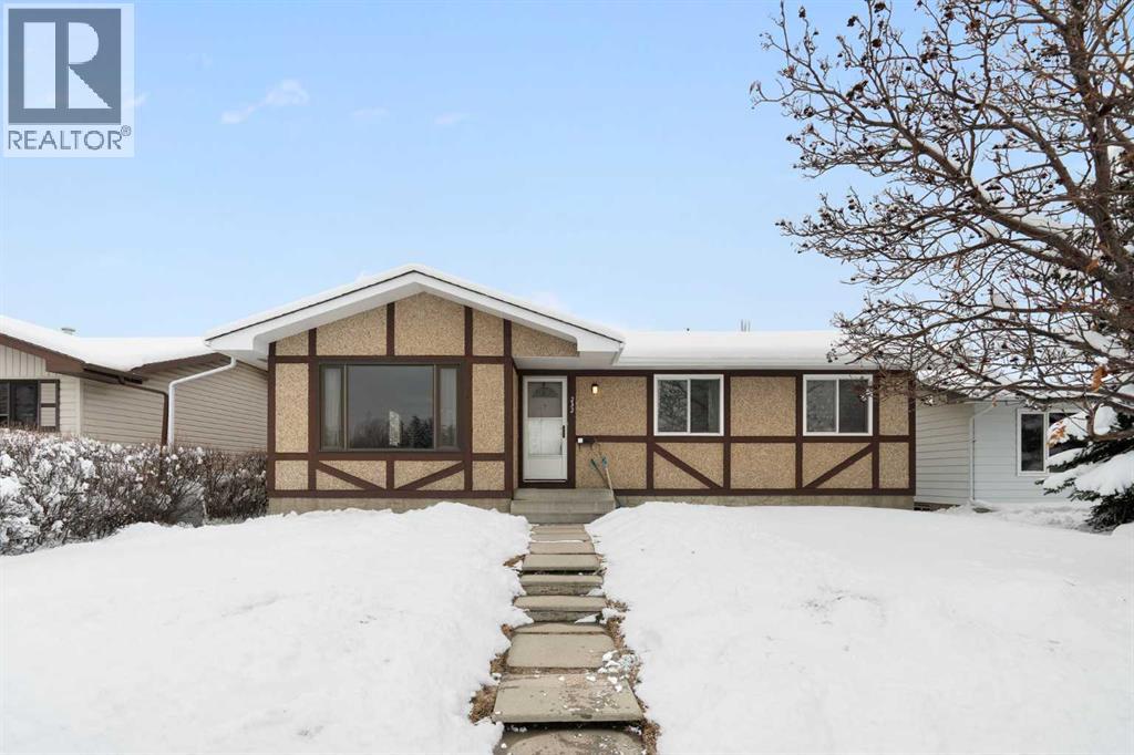 Single Family House Bungalow for Sale in  Silverview Way NW Silver Springs Calgary 