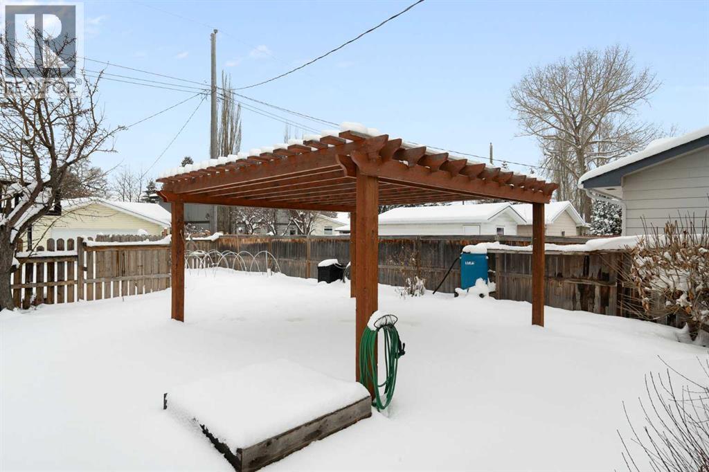 Single Family House Bungalow for Sale in  Silverview Way NW Silver Springs Calgary 