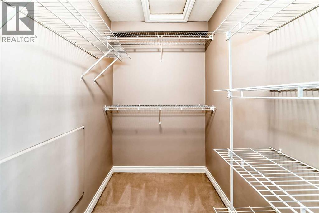 Single Family House for Sale in    Avenue NE Crescent Heights Calgary 