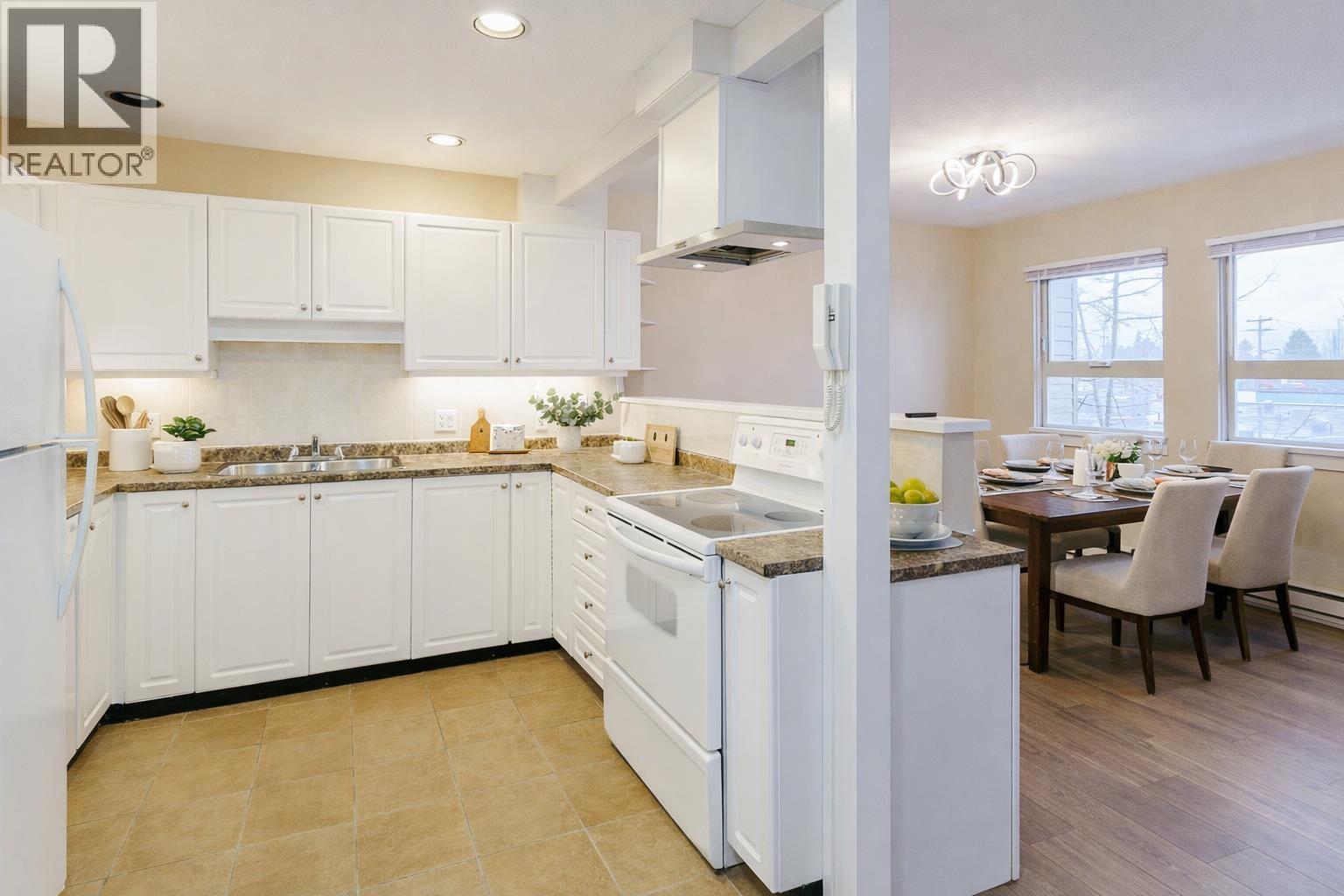 205 22720 119 AVENUE, Maple Ridge