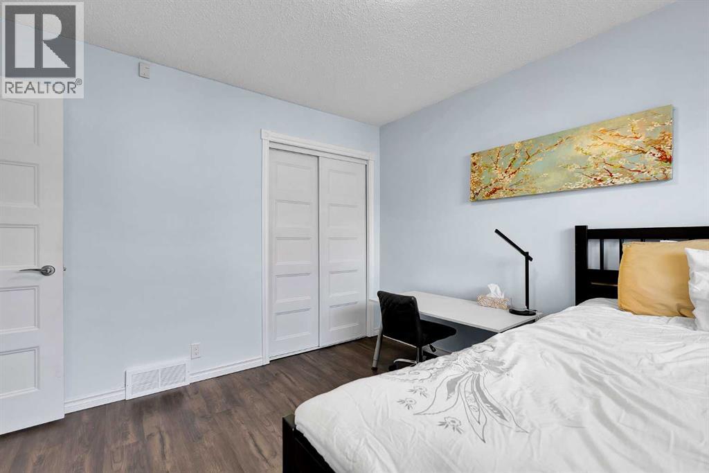 Single Family House for Sale in  Norfolk Drive NW Thorncliffe Calgary 