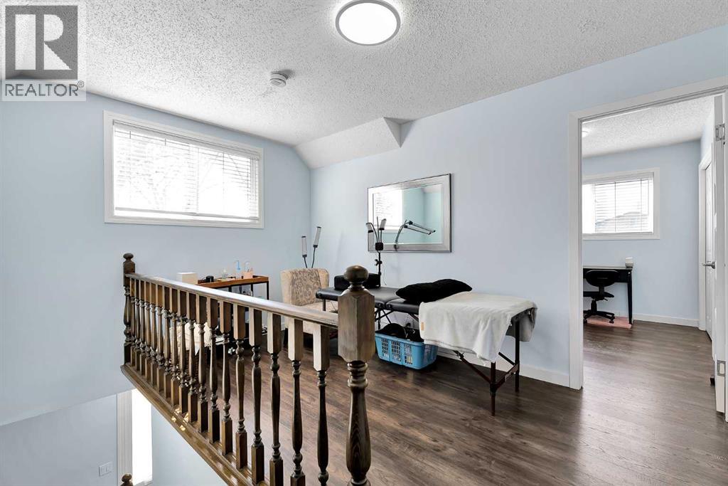 Single Family House for Sale in  Norfolk Drive NW Thorncliffe Calgary 