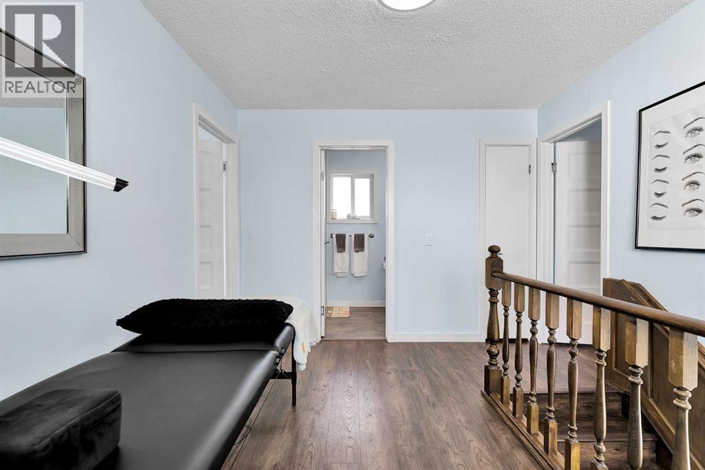 Single Family House for Sale in  Norfolk Drive NW Thorncliffe Calgary 