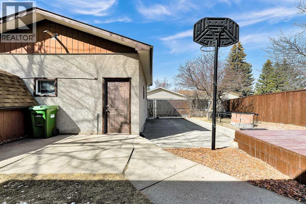 Single Family House for Sale in  Norfolk Drive NW Thorncliffe Calgary 