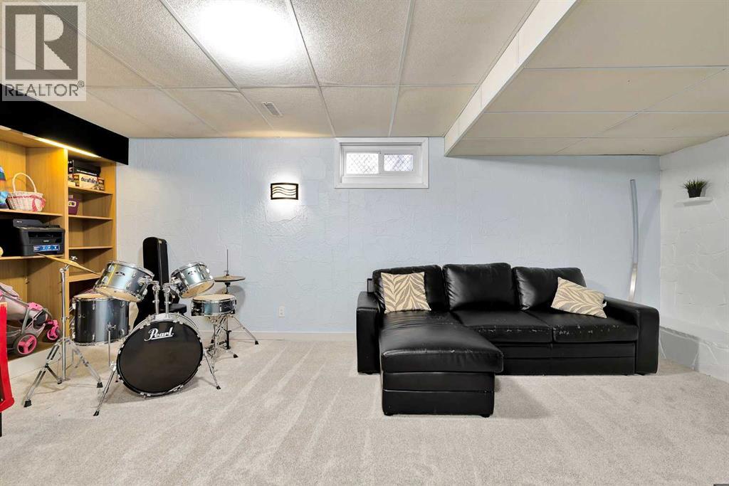 Single Family House for Sale in  Norfolk Drive NW Thorncliffe Calgary 