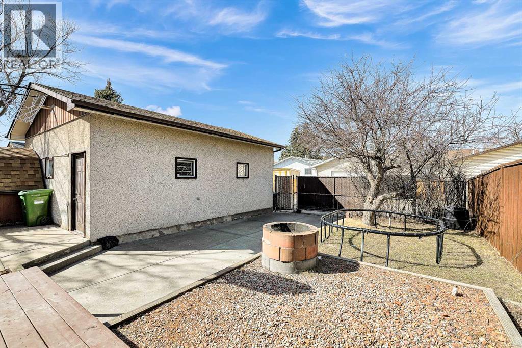 Single Family House for Sale in  Norfolk Drive NW Thorncliffe Calgary 