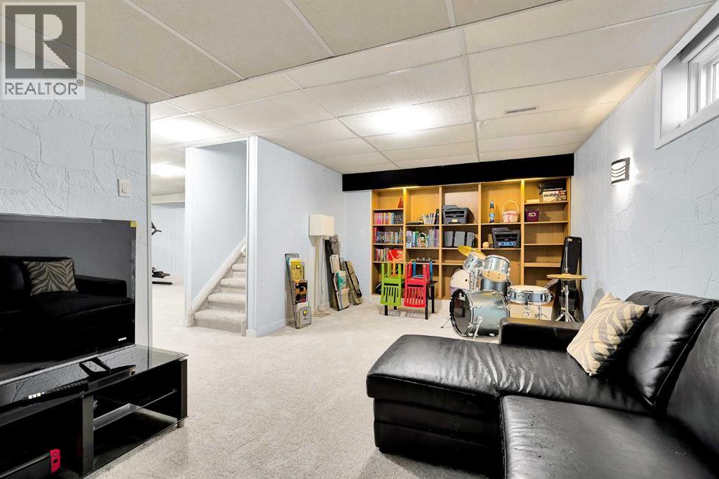 Single Family House for Sale in  Norfolk Drive NW Thorncliffe Calgary 