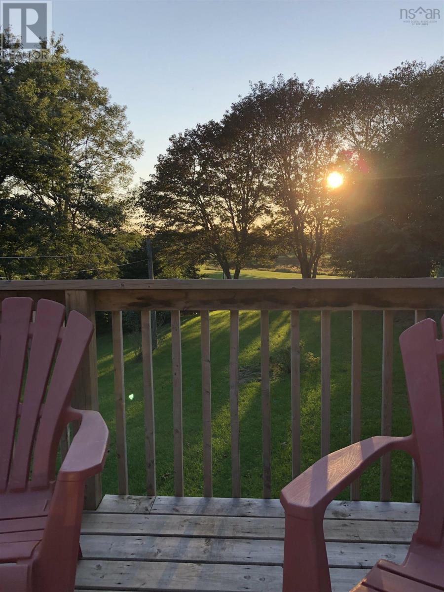 Property 32 of 49 of 80 Roosevelt Avenue