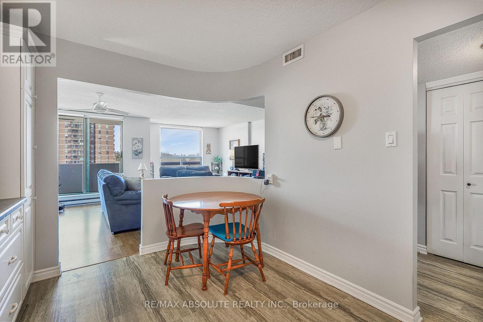 #607 200 LAFONTAINE AVENUE - 12