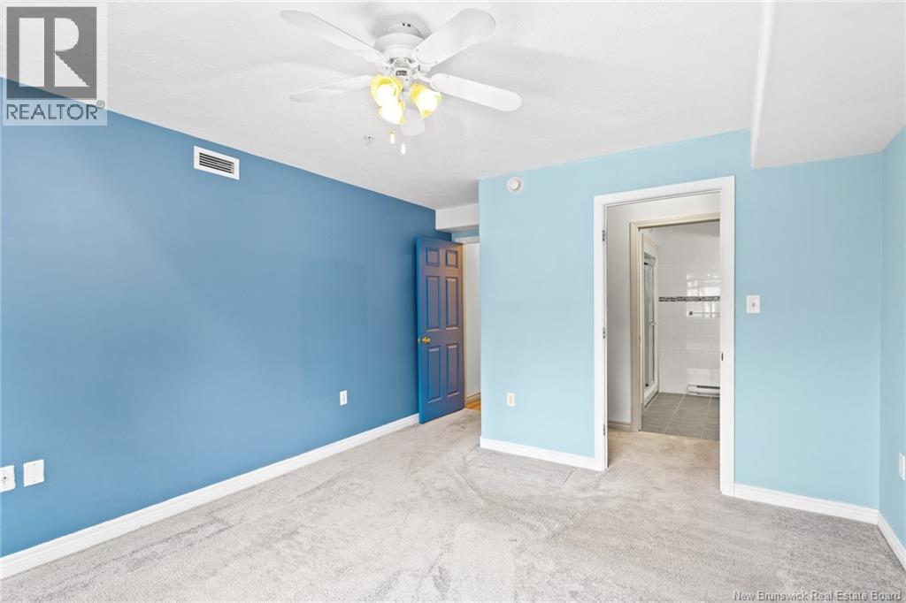 #409 1 GOLF GREENS LANE - 27