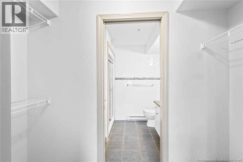 #409 1 GOLF GREENS LANE - 28