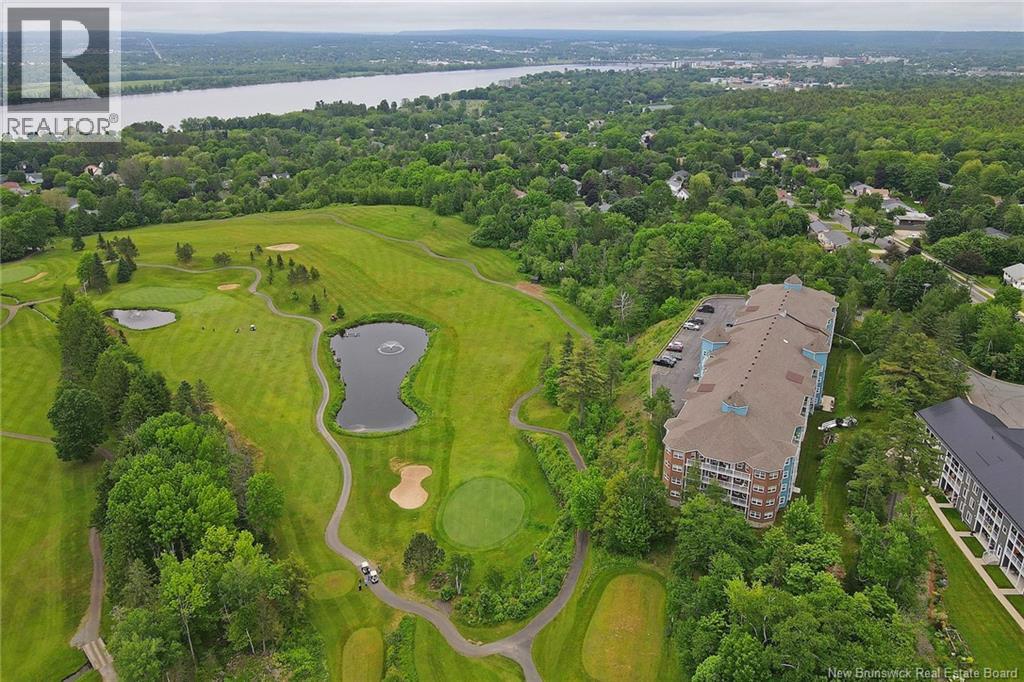 #409 1 GOLF GREENS LANE - 46