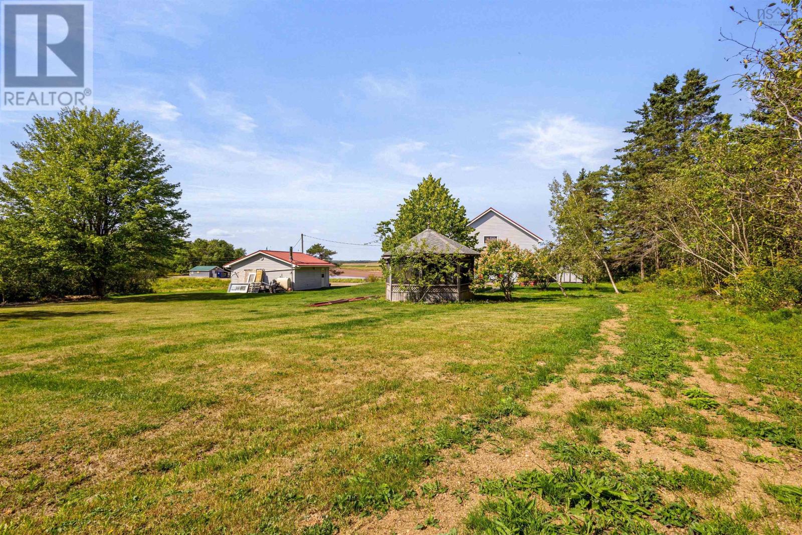 Property 28 of 41 of 320 Main Street W