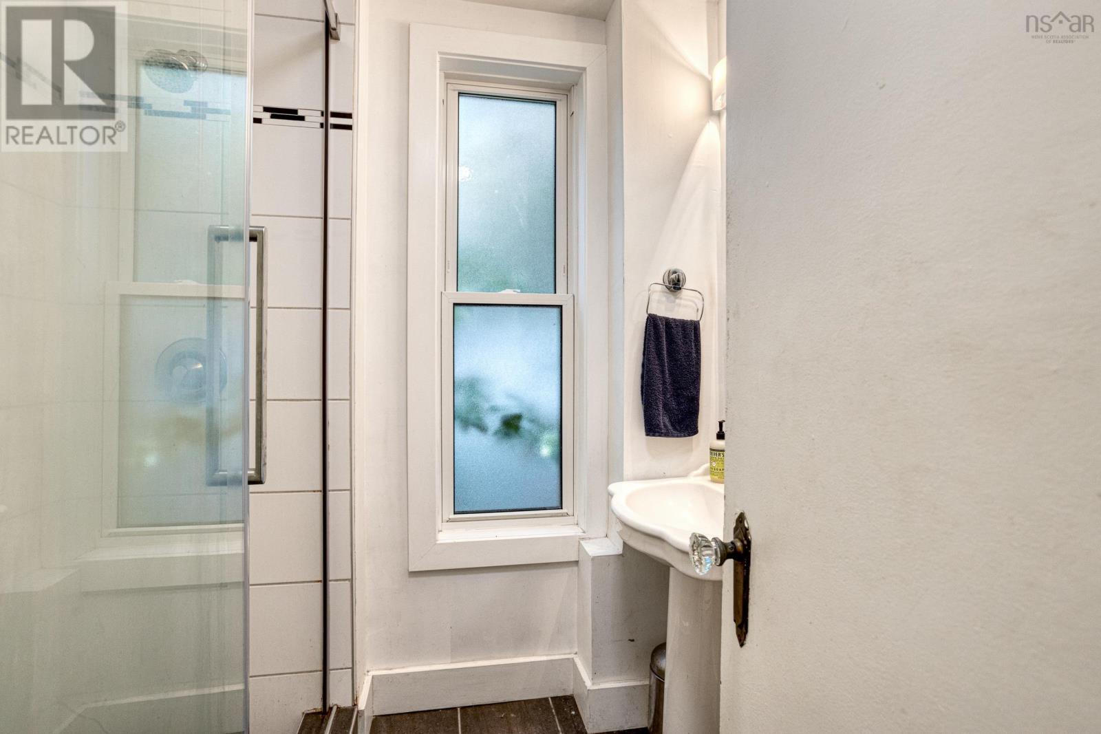 Property 34 of 38 of 5554- 5556 Atlantic Street