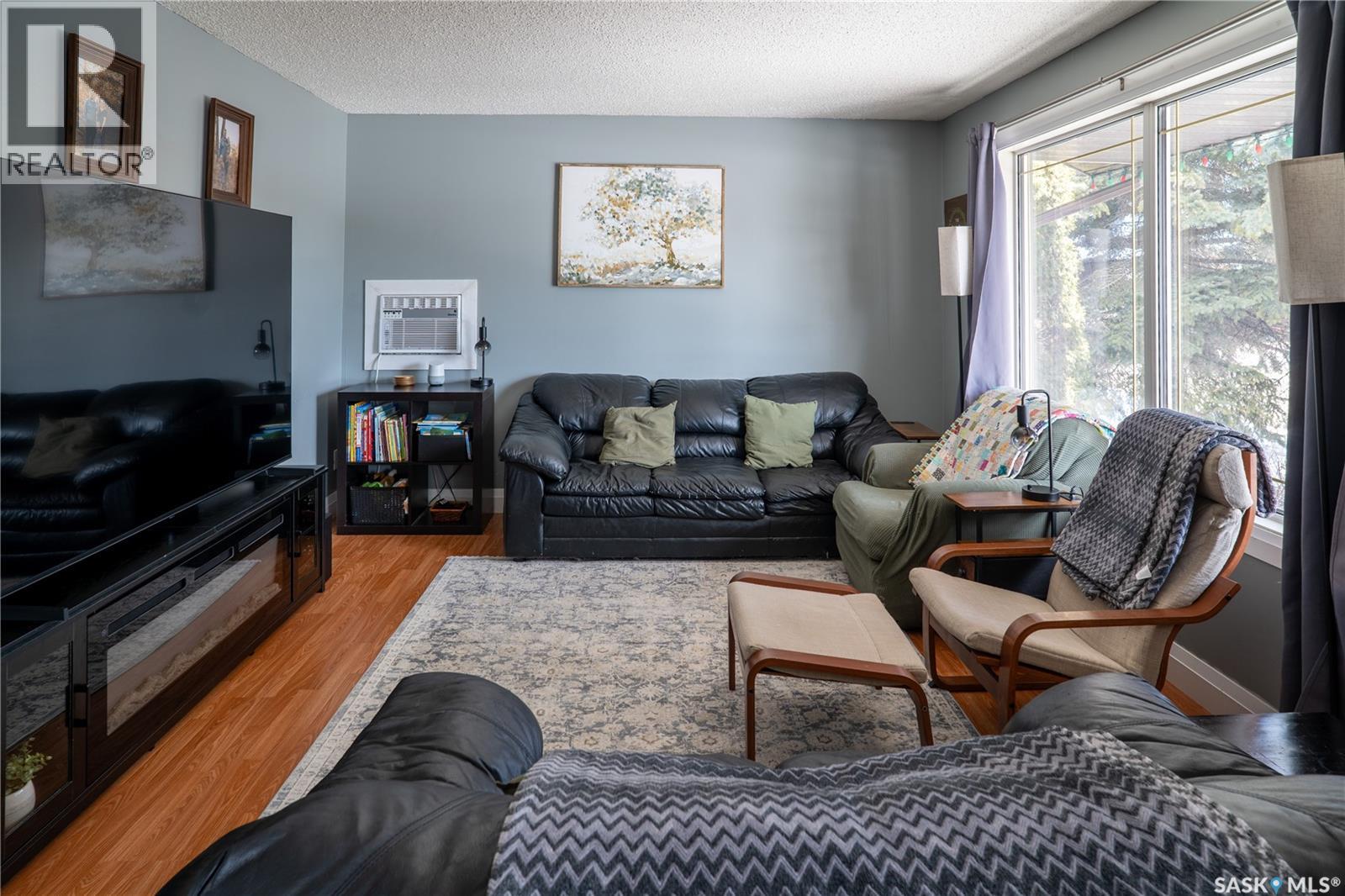 407 8TH AVENUE N - 4