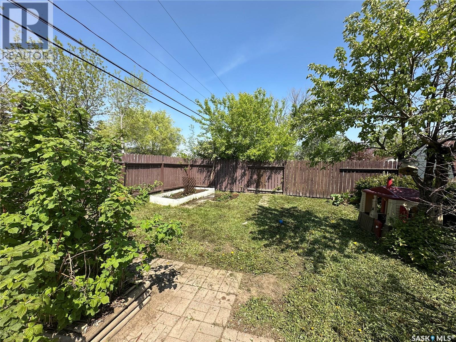 407 8TH AVENUE N - 43