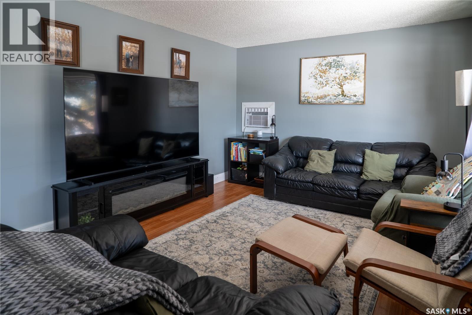 407 8TH AVENUE N - 6