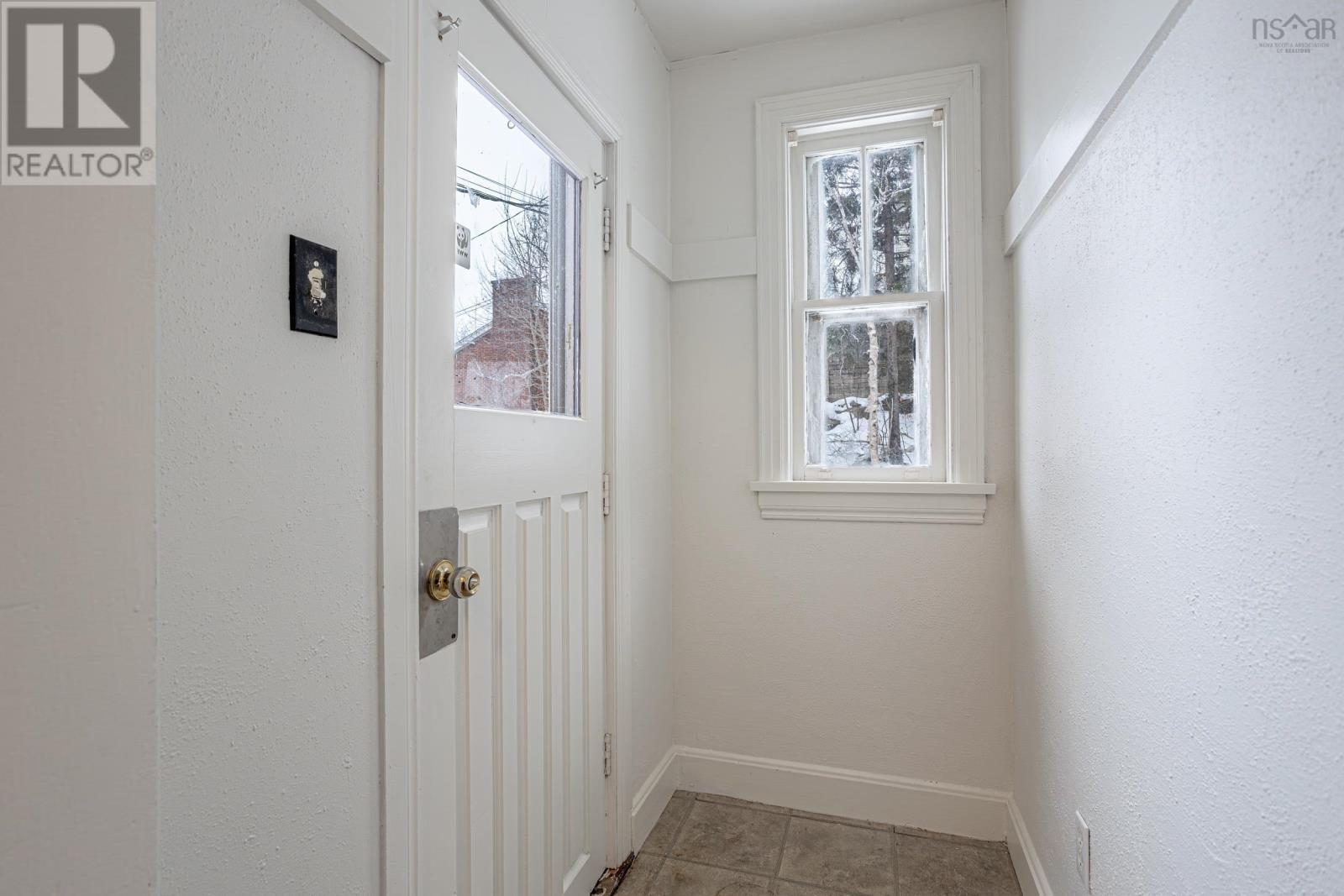 19/21 KNOLLWOOD LANE - 12