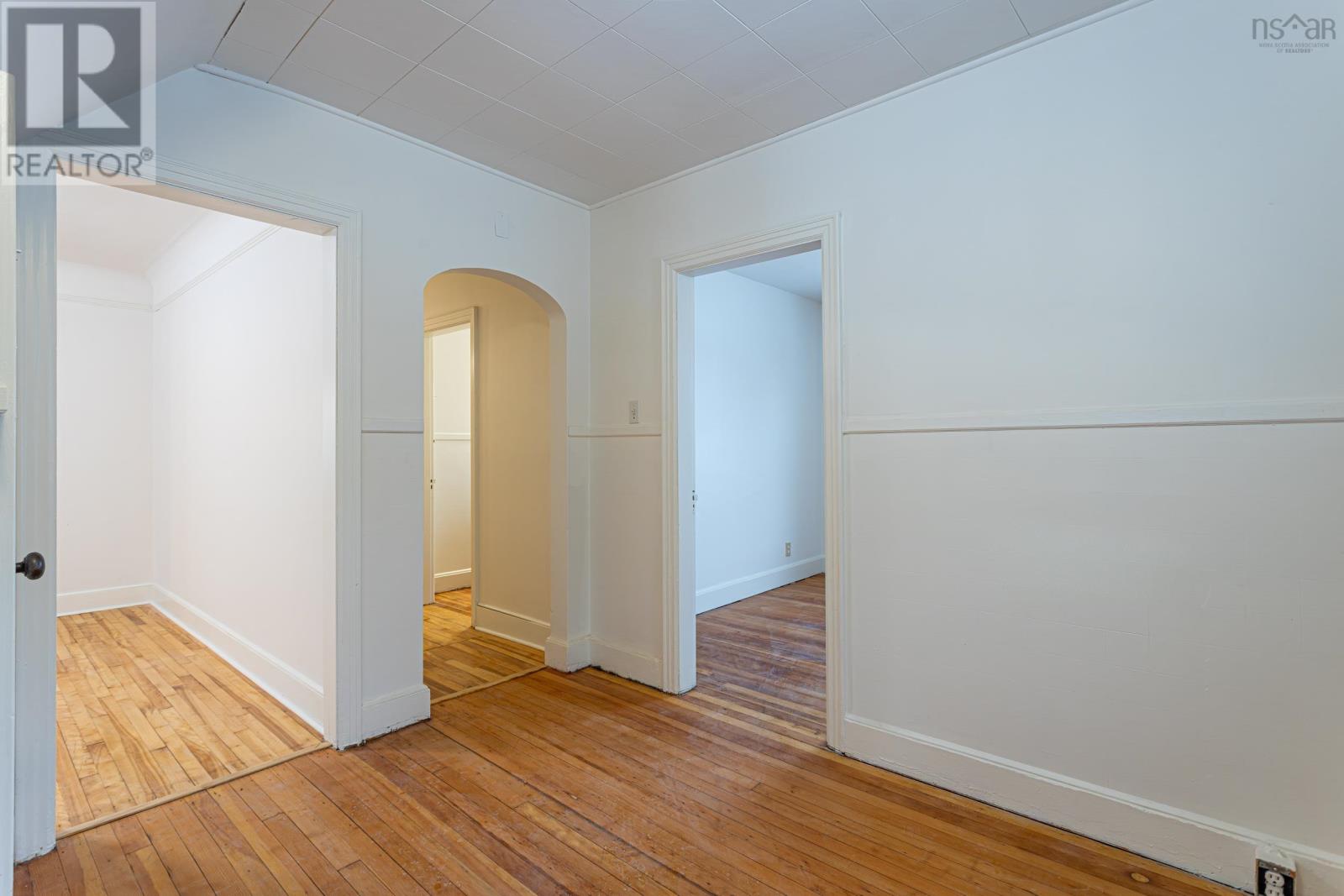 19/21 KNOLLWOOD LANE - 19