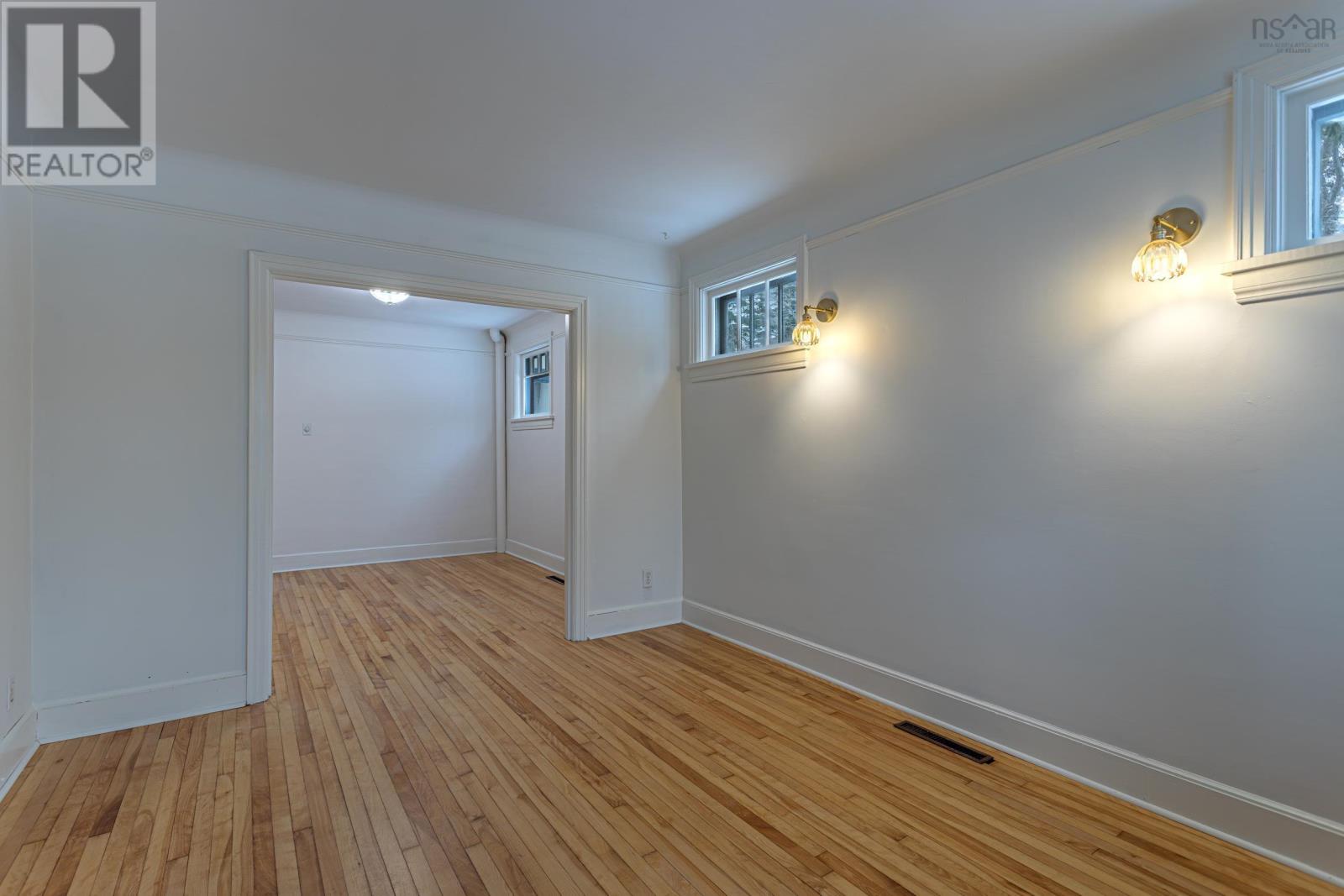 19/21 KNOLLWOOD LANE - 28