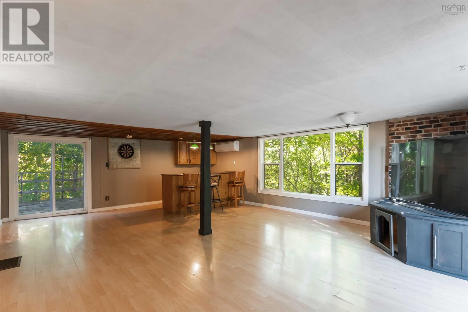 Property 43 of 44 of 736 Cambridge Road