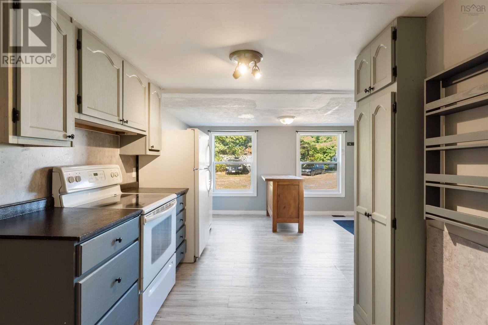 Property 37 of 44 of 736 Cambridge Road