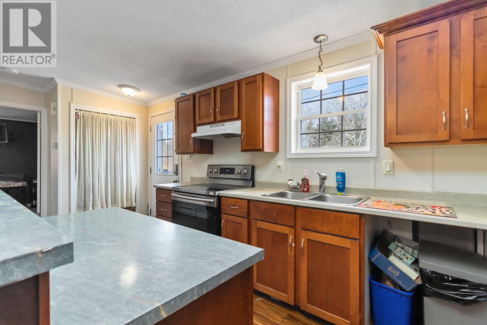 Property 13 of 31 of 1321 Highway 277