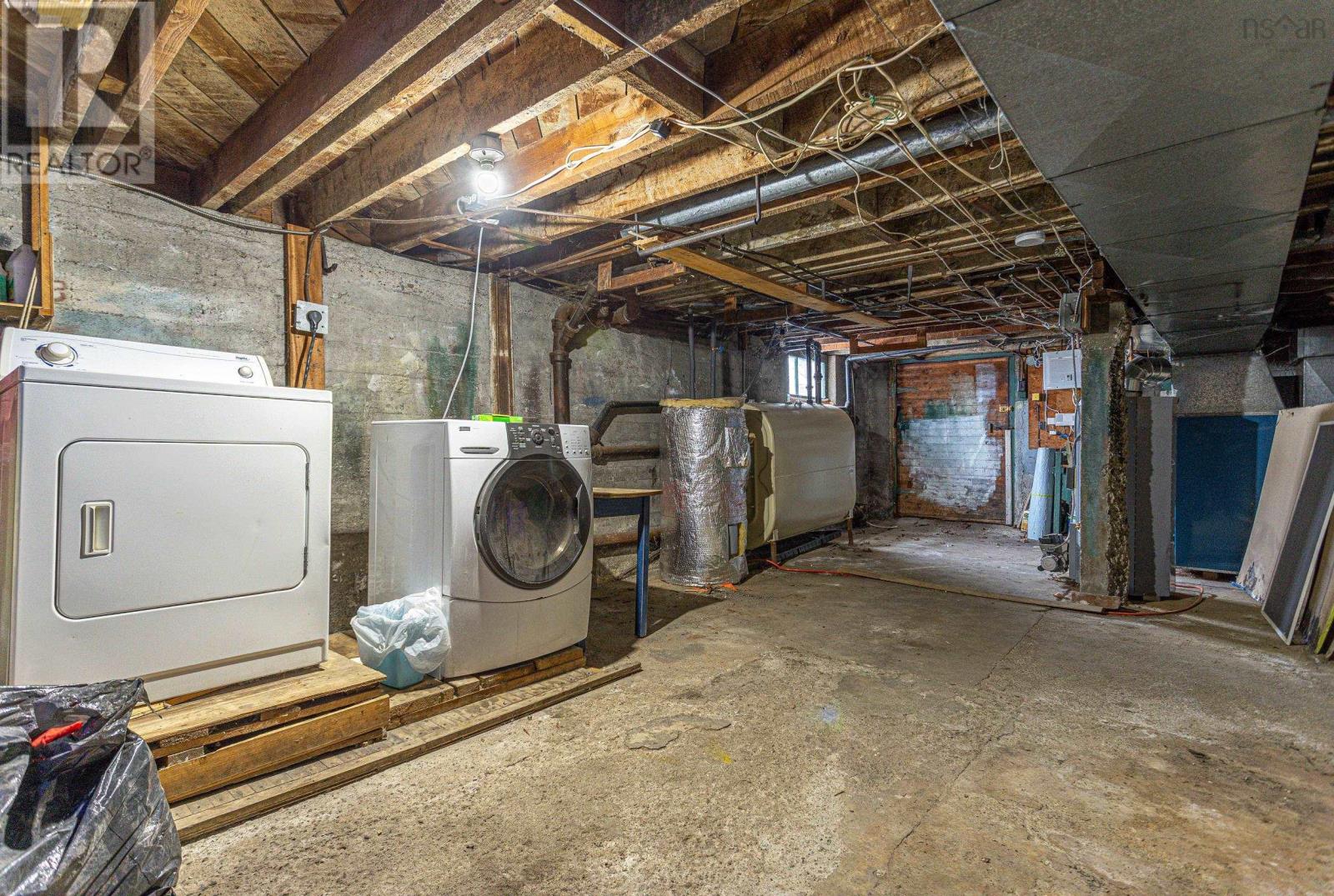 19/21 KNOLLWOOD LANE - 35