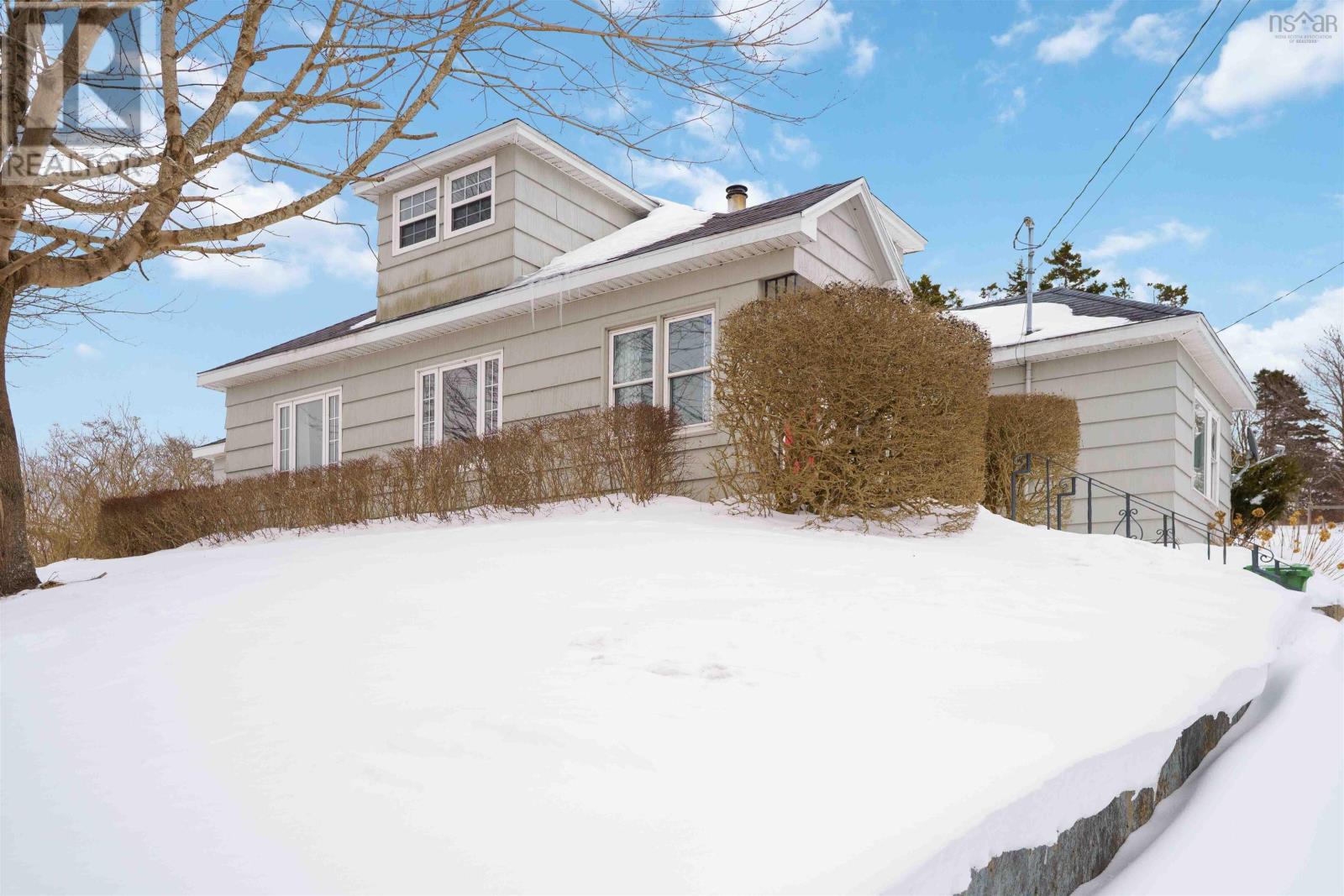 Property photo of 722 Highway 1