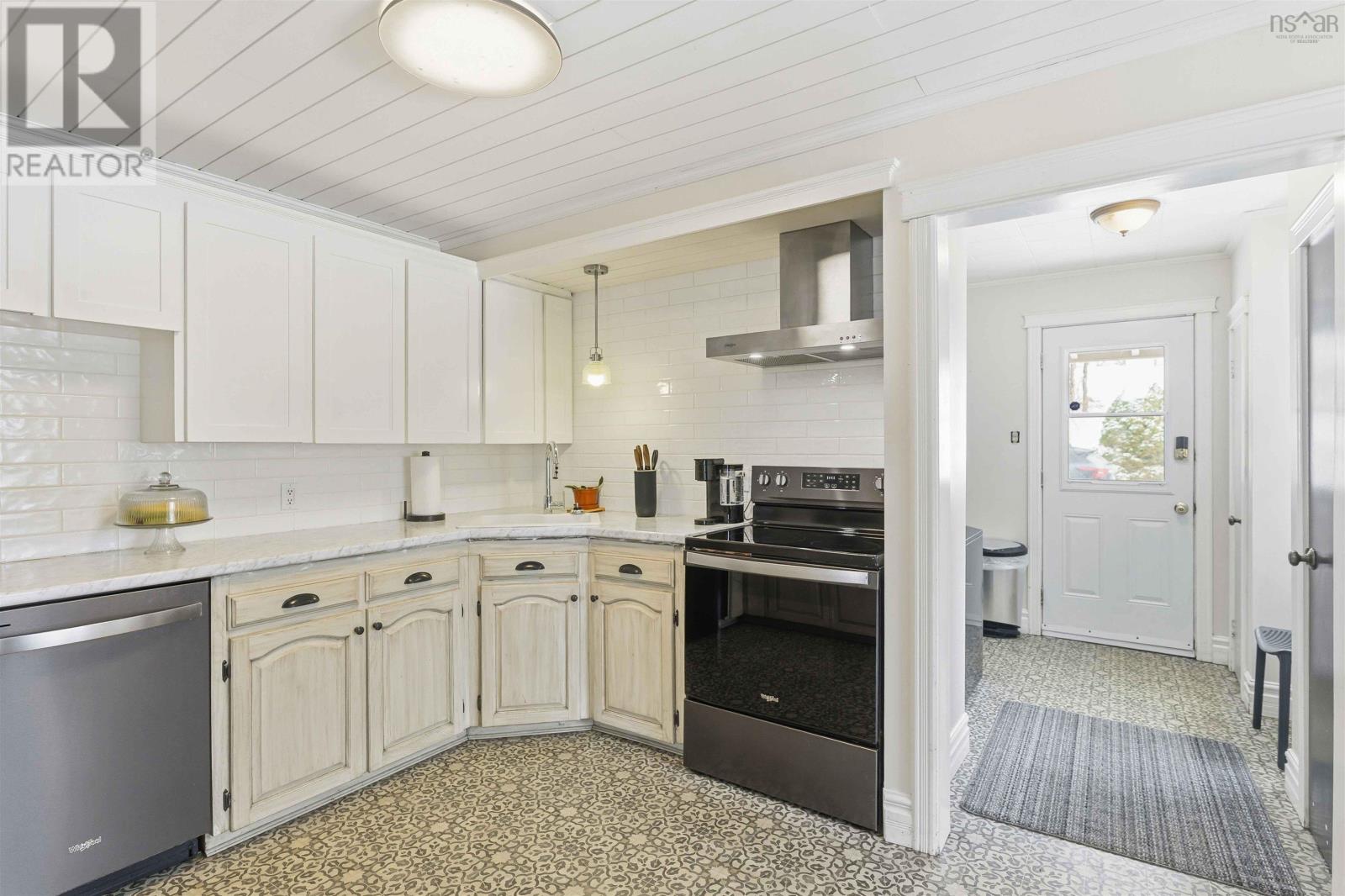 Property 8 of 21 of 722 Highway 1