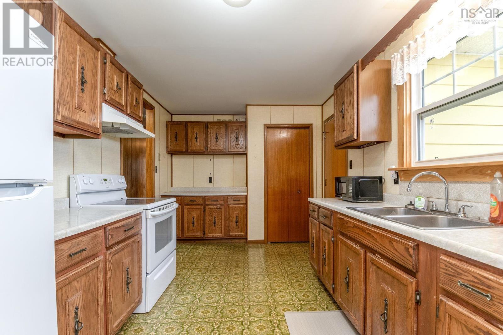 Property 28 of 44 of 3024 Clarence Road