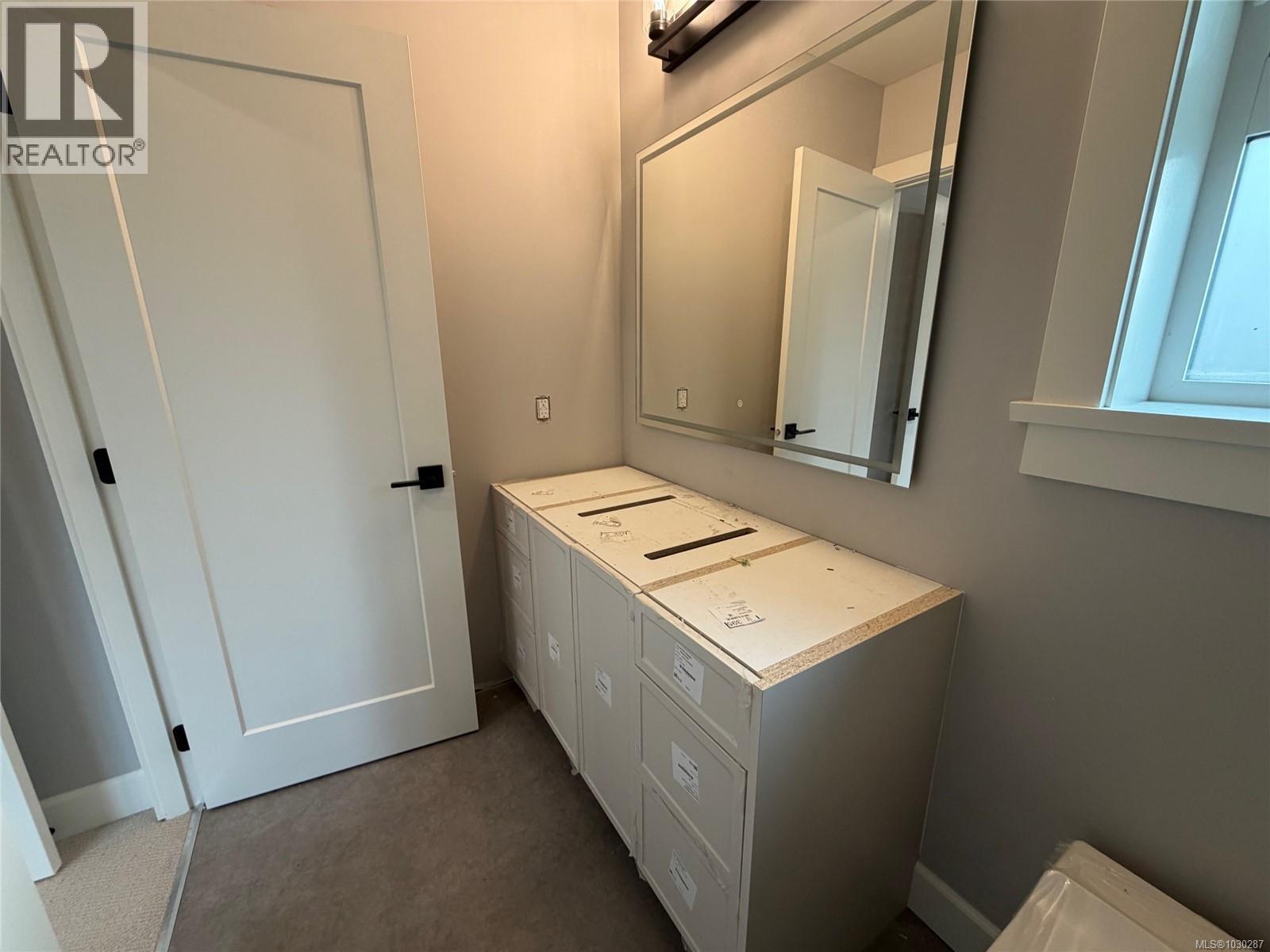 #3 1048 CLARKE RD - 11