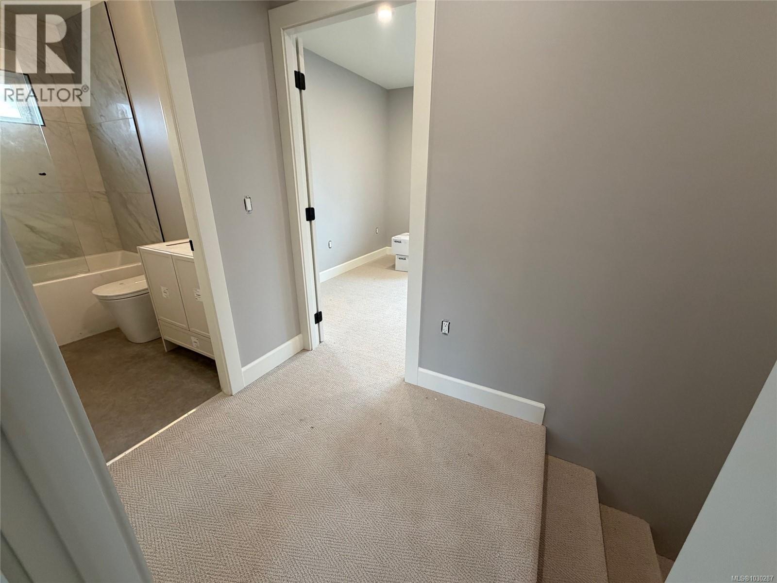 #3 1048 CLARKE RD - 17