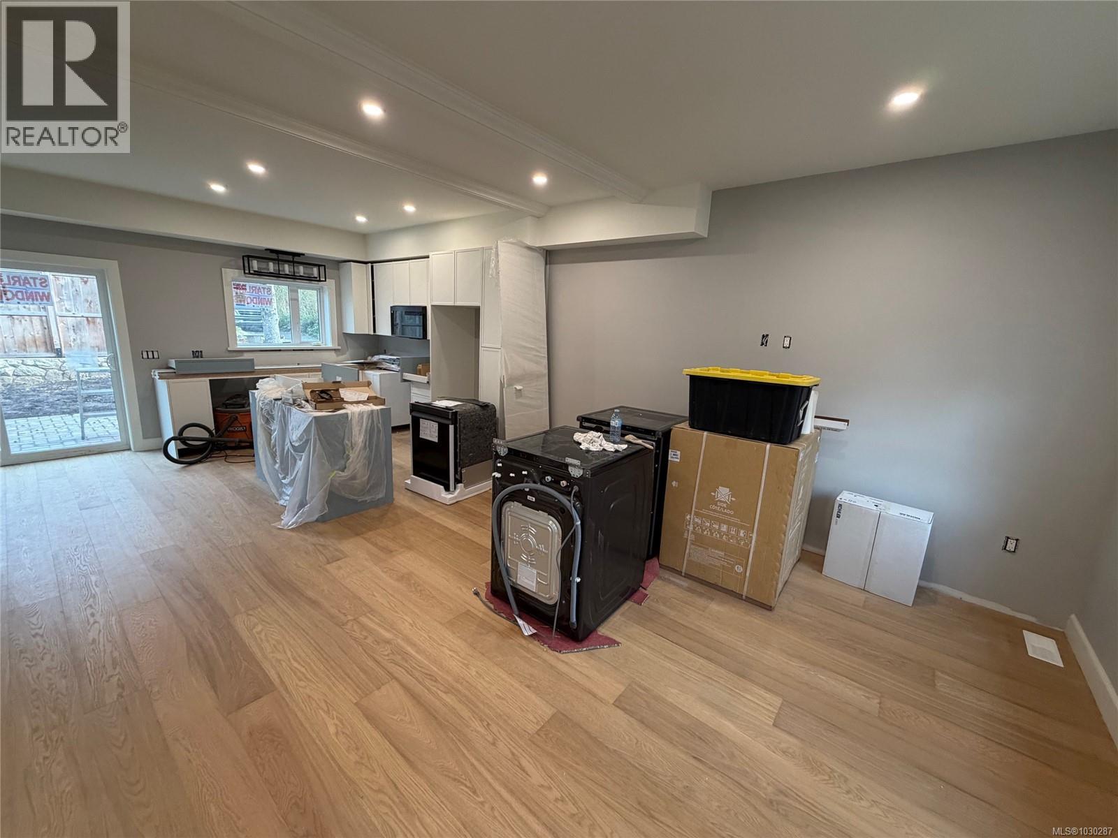 #3 1048 CLARKE RD - Image 2