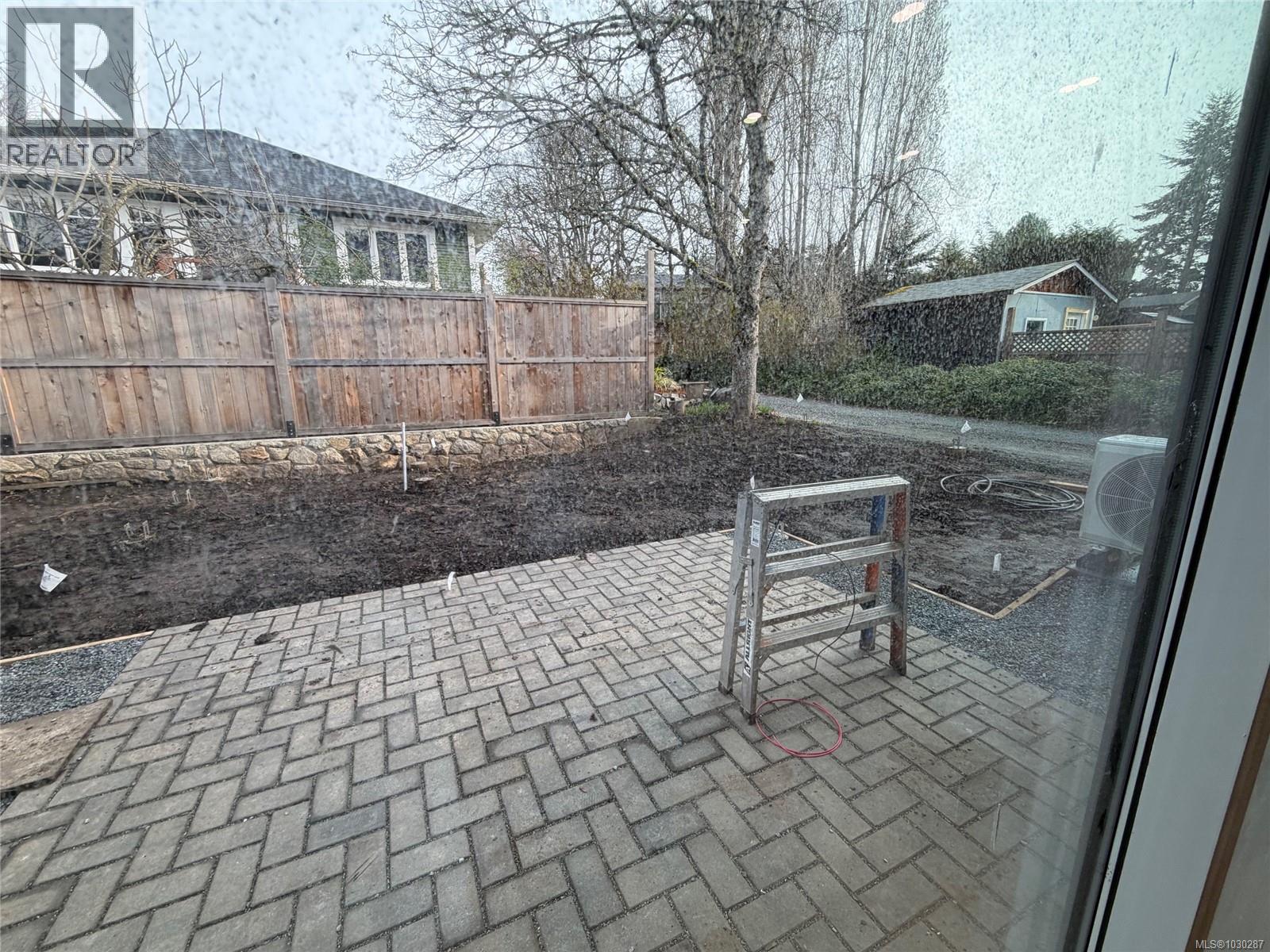 #3 1048 CLARKE RD - 6