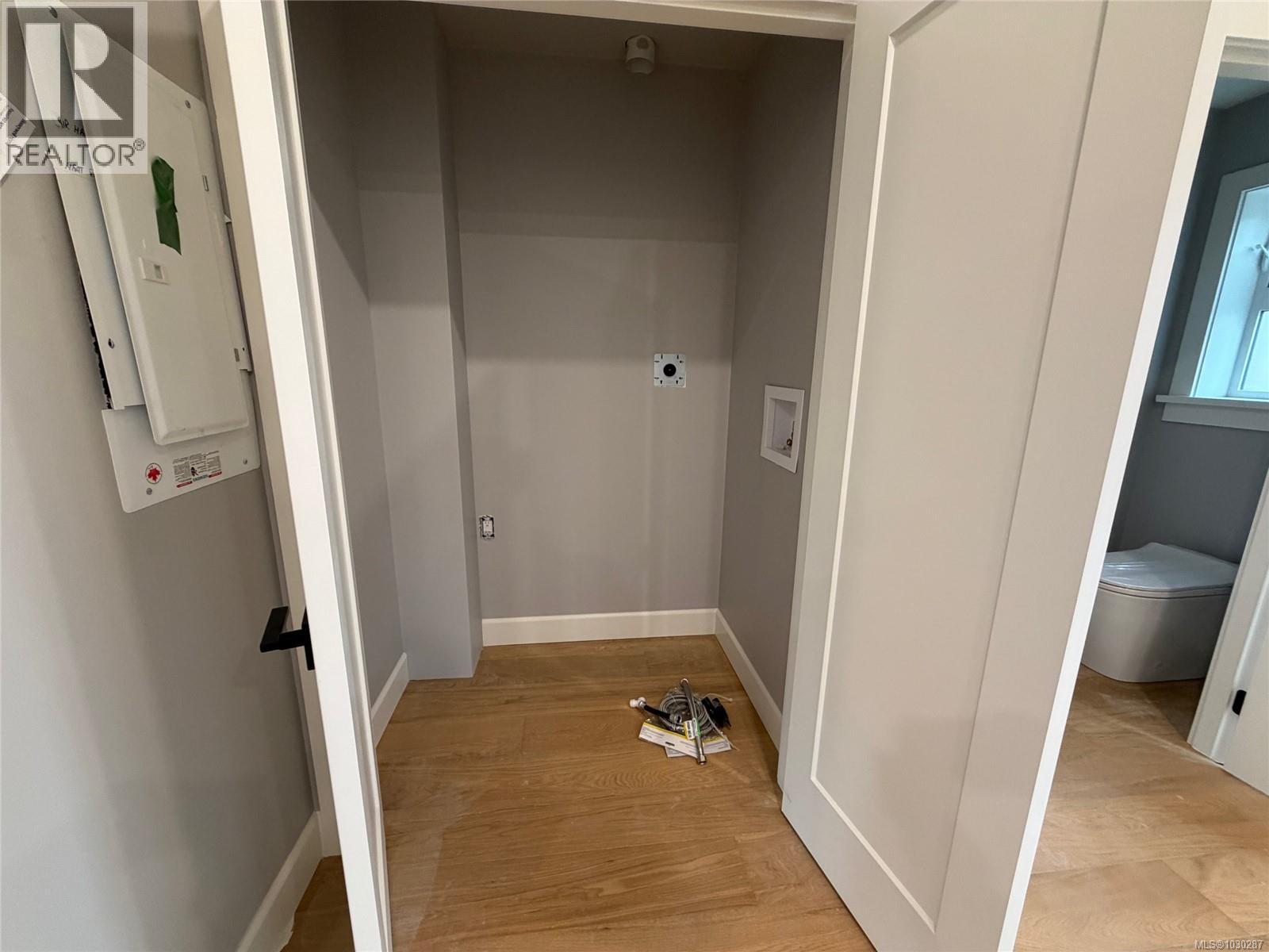 #3 1048 CLARKE RD - 7