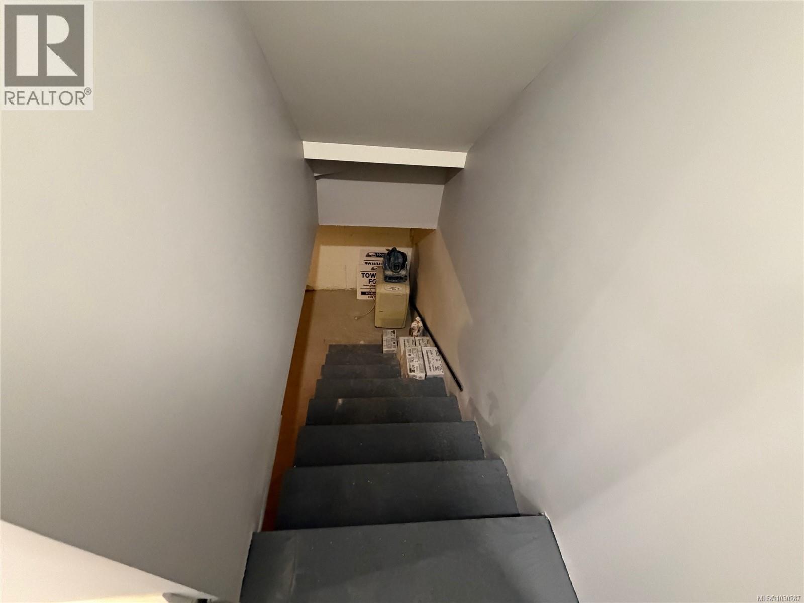 #3 1048 CLARKE RD - 8