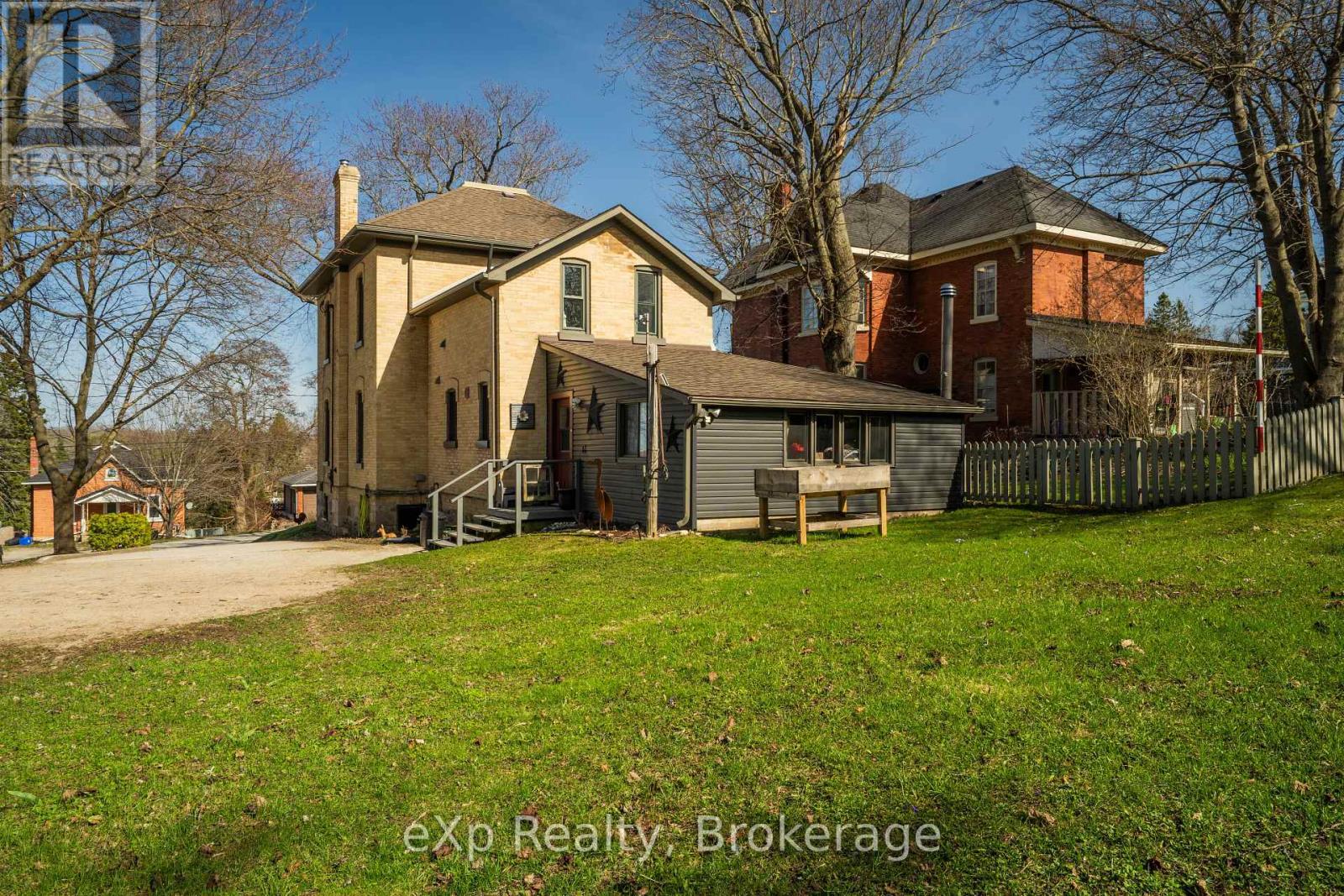 352 BERFORD STREET - 3