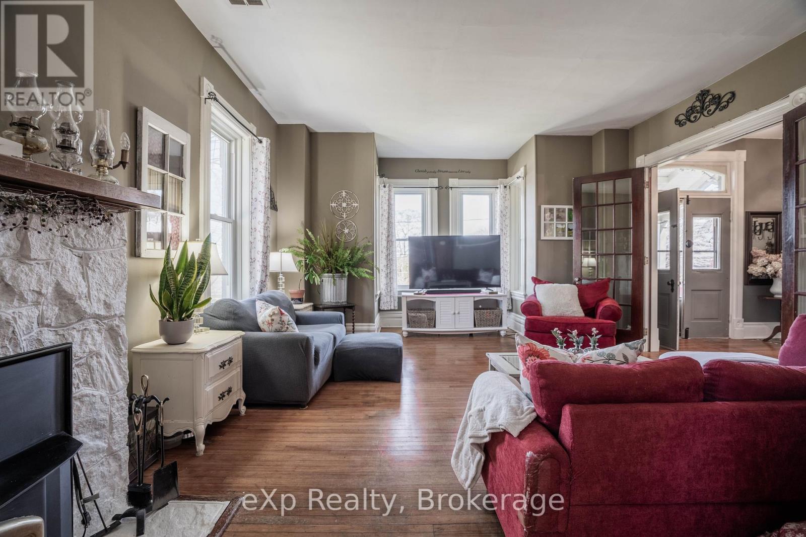 352 BERFORD STREET - 9