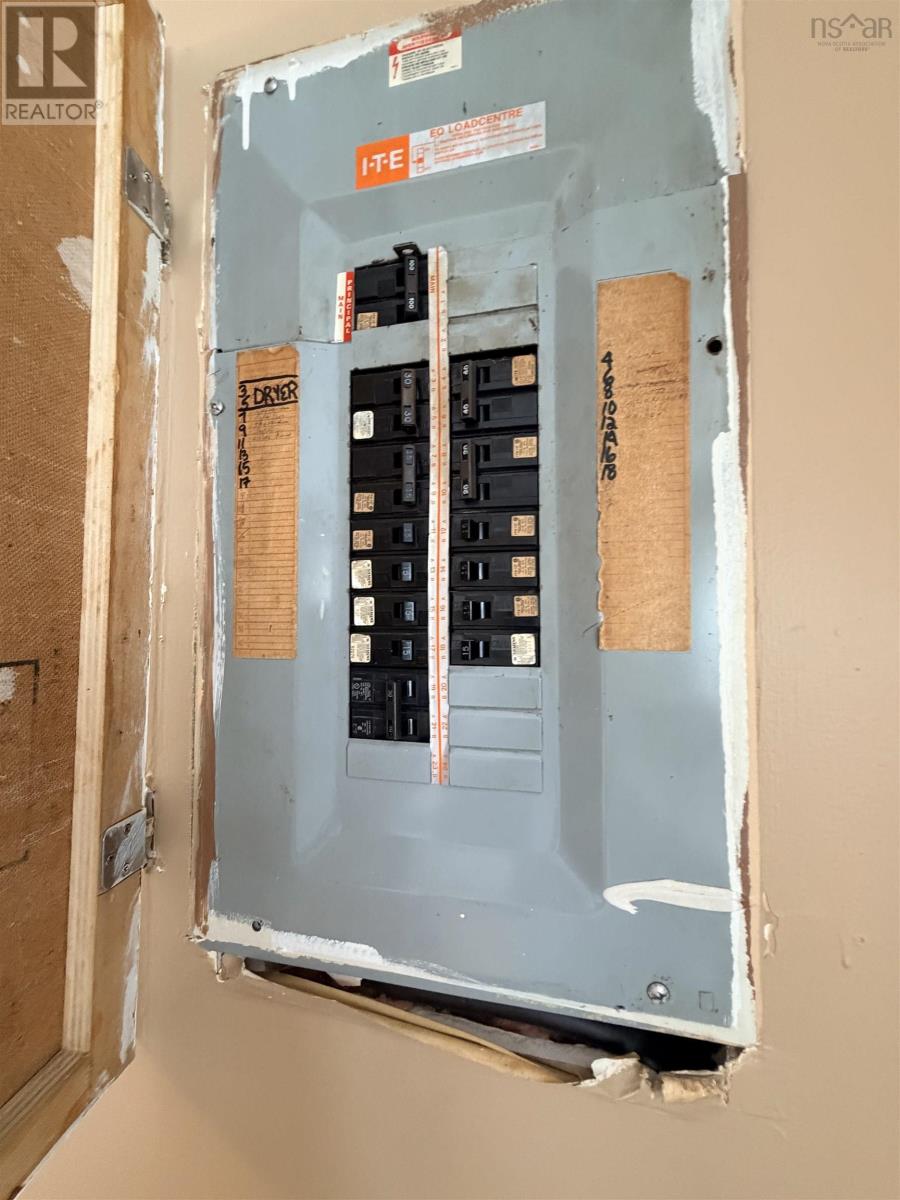 Property 37 of 49 of 3522/3524 Warren Avenue