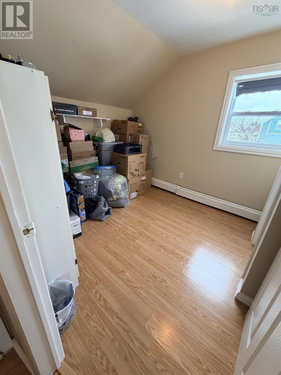 Property 35 of 49 of 3522/3524 Warren Avenue