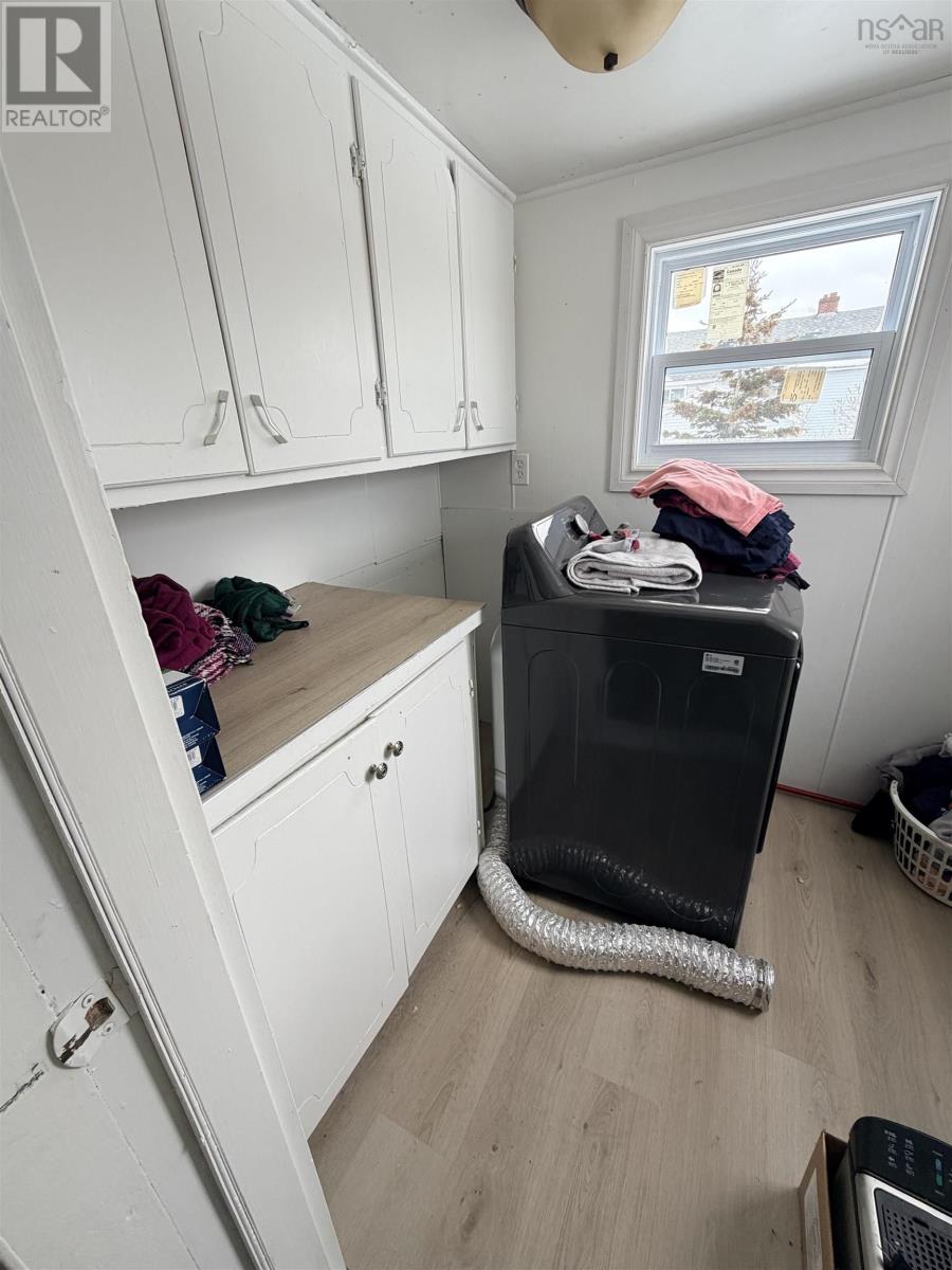 Property 22 of 49 of 3522/3524 Warren Avenue