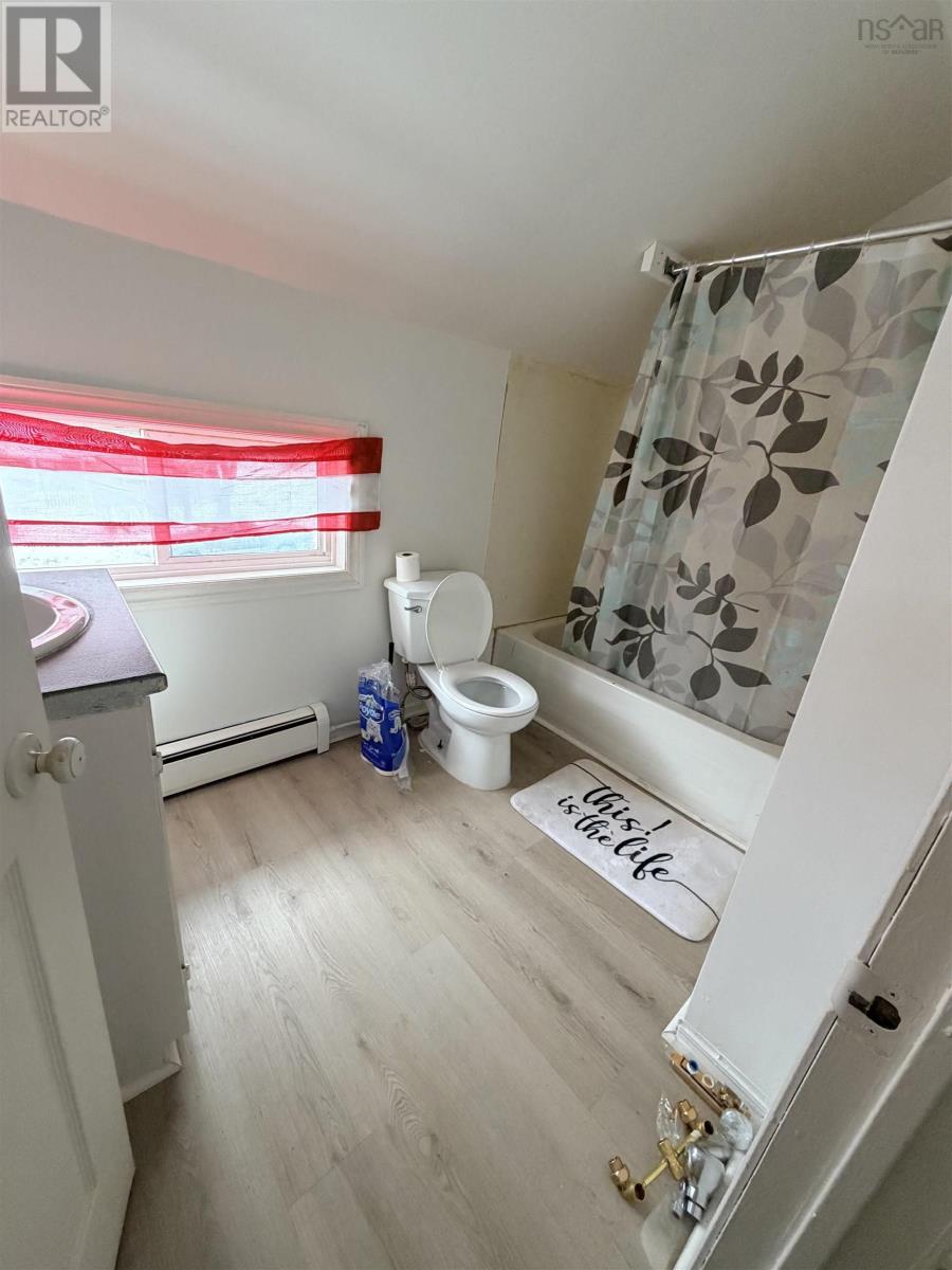 Property 6 of 49 of 3522/3524 Warren Avenue