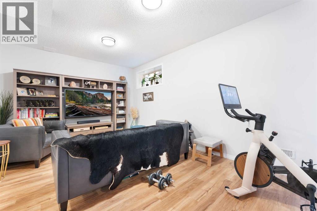 Single Family House for Sale in  Evansborough Common NW Evanston Calgary 