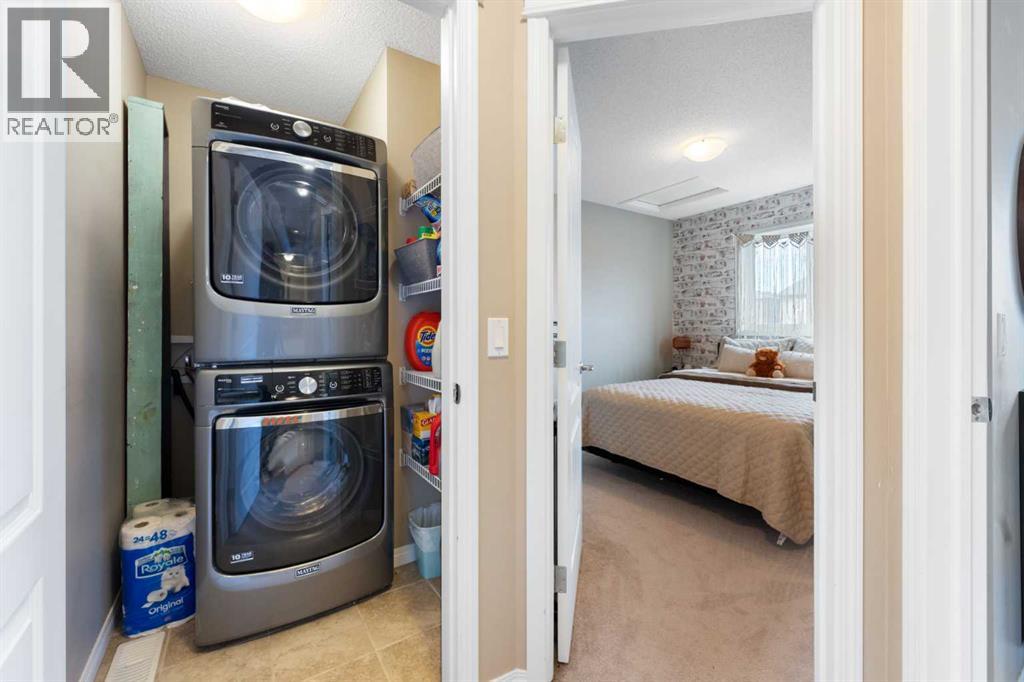 Single Family House for Sale in  Evansborough Common NW Evanston Calgary 