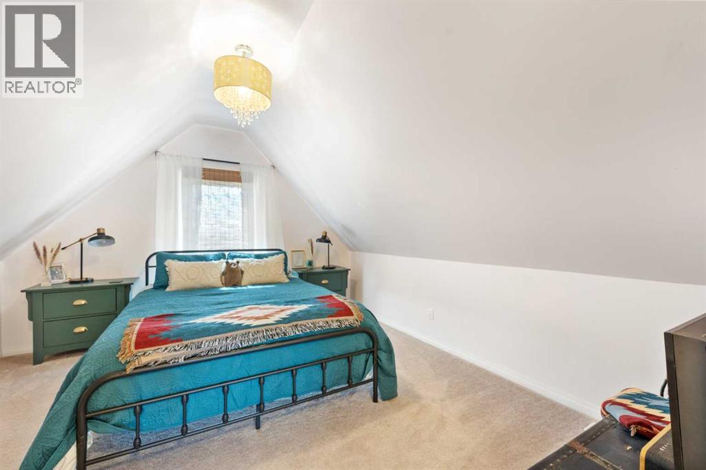 Single Family House for Sale in  Evansborough Common NW Evanston Calgary 